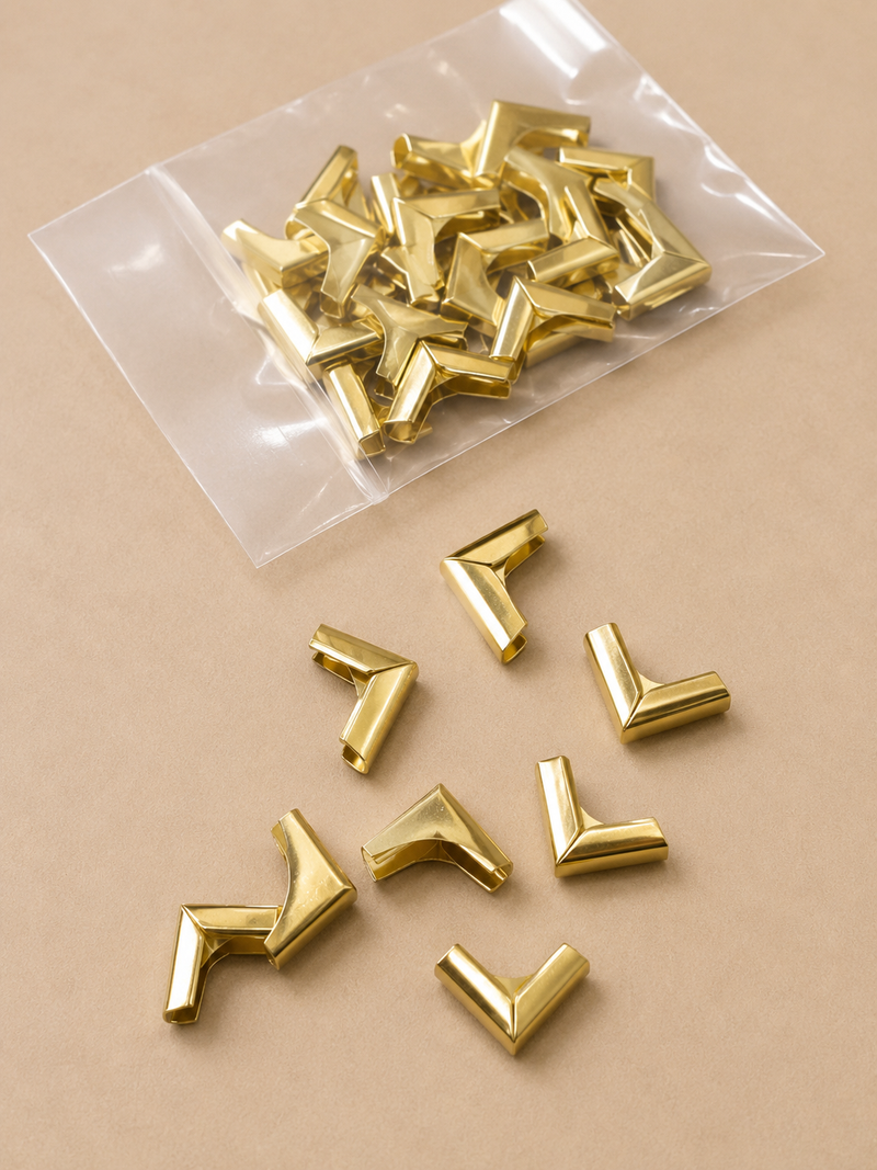 Esquinero Metálico Dorado 15mm - Paquete 50 pzas
