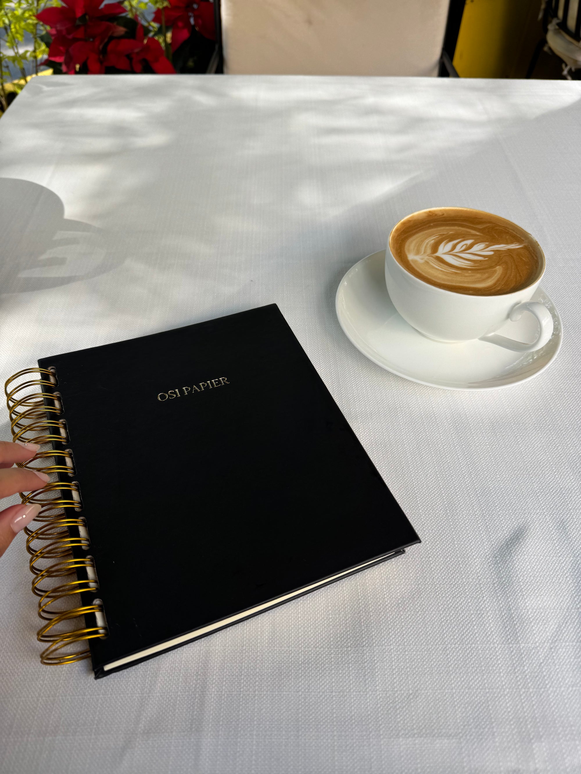 No hacemos libretas. Encuadernamos ideas.